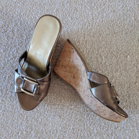 Nine West Bronze Leather Slip-On Wedges, 7.5M - Picture 2 of 8